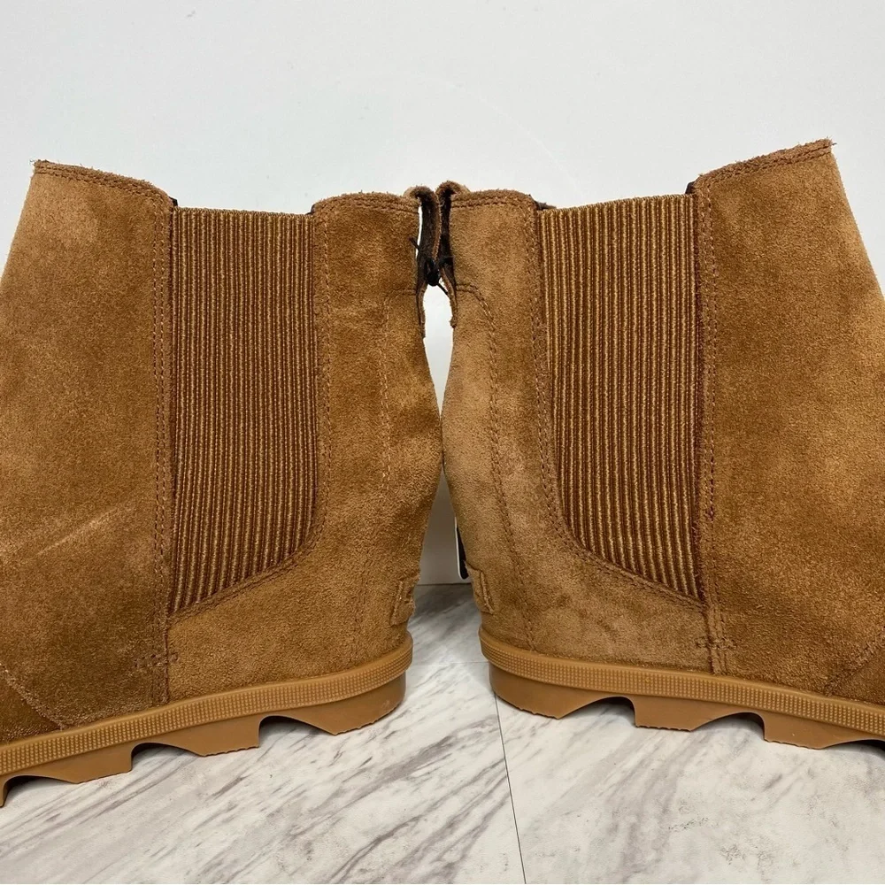 New! Sorel Joan Of Arctic Wedge Chelsea Light Brown Suede Bootie 10 1/2